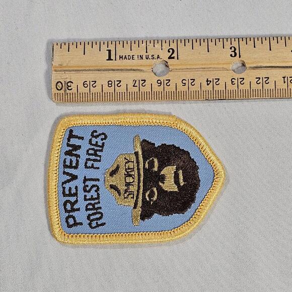 Vintage Smokey Bear Embroidered Iron On Patch Blue Yellow Prevent Forest Fires - Picture 3 of 4